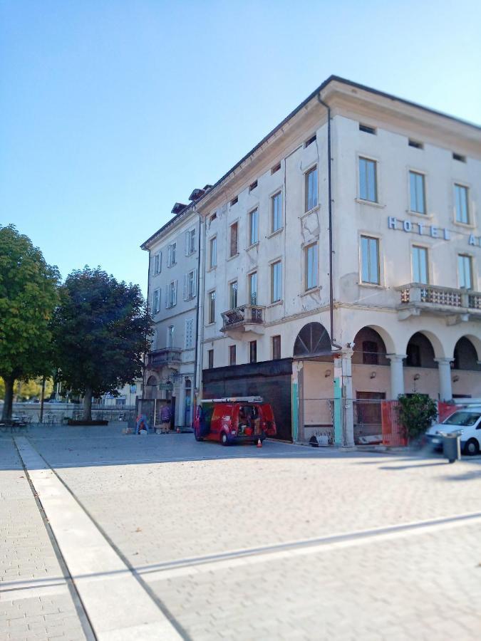 Palazzo Clerici Daire Luino Dış mekan fotoğraf
